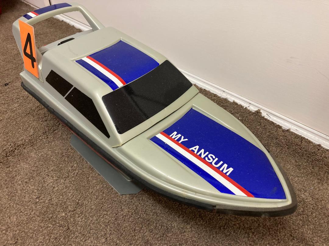 Club 500 FE race boat