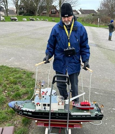 Christmas-Cracker-2025-4